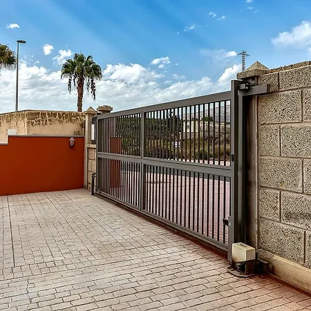 Сasa de vacaciones New Townhouse In El Duque Joyas Costa Adeje (Tenerife)