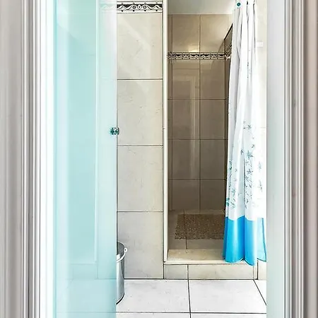 New Townhouse In El Duque Joyas Сasa de vacaciones