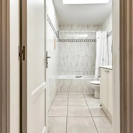 New Townhouse In El Duque Joyas *