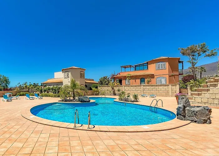 New Townhouse In El Duque Joyas Адехе