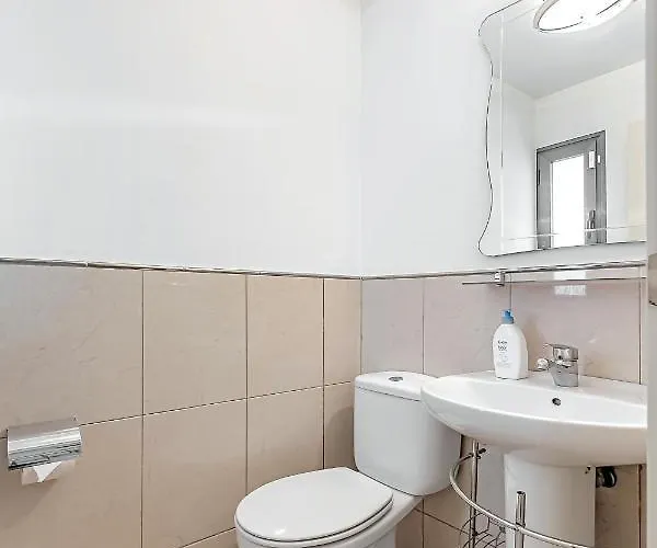 New Townhouse In El Duque Joyas *