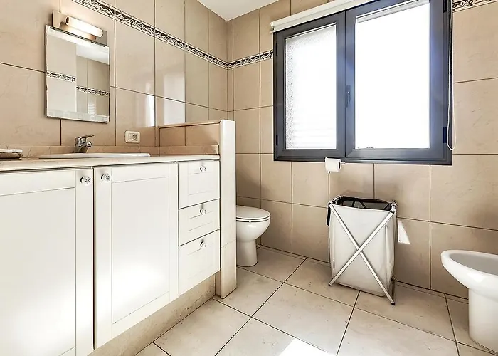 New Townhouse In El Duque Joyas Дом отдыха *