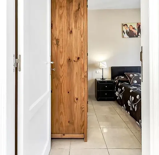 New Townhouse In El Duque Joyas Ferienhaus *