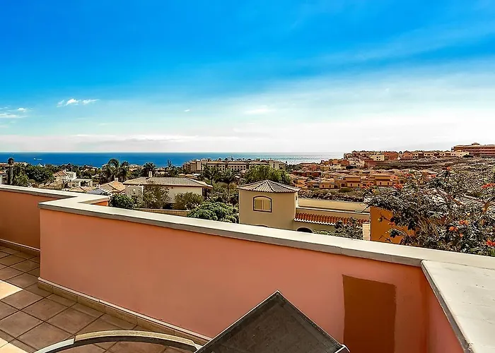 New Townhouse In El Duque Joyas Ferienhaus *