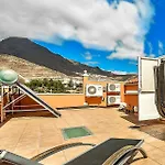 Vakantiehuis New Townhouse In El Duque Joyas *