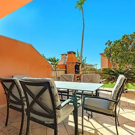 New Townhouse In El Duque Joyas Semesterbostad