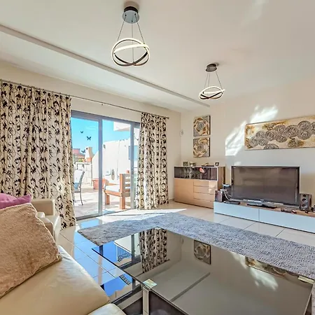 New Townhouse In El Duque Joyas * أذيخي