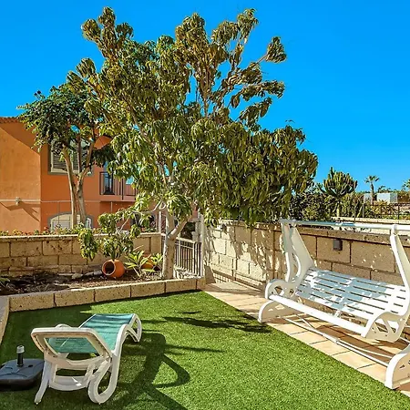 Semesterbostad New Townhouse In El Duque Joyas