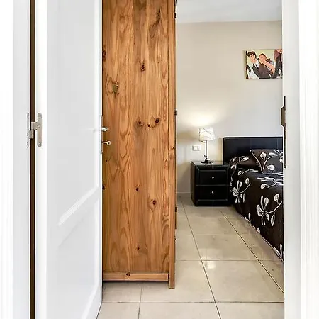 New Townhouse In El Duque Joyas Semesterbostad *