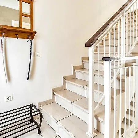 Vakantiehuis New Townhouse In El Duque Joyas
