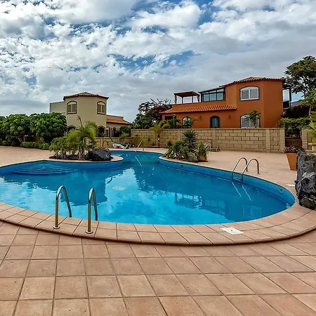 New Townhouse In El Duque Joyas *