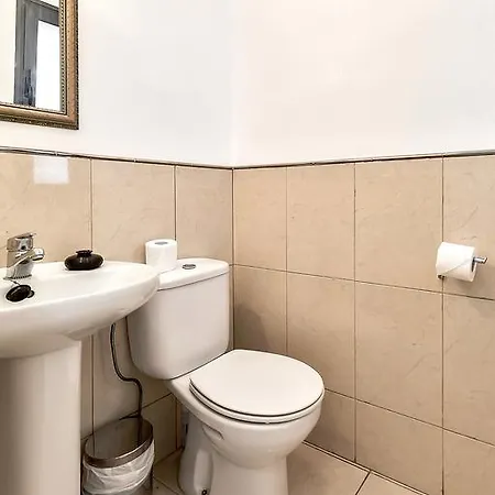 Semesterbostad New Townhouse In El Duque Joyas *