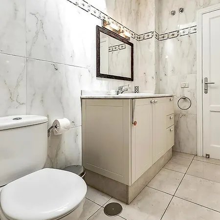 Vakantiehuis New Townhouse In El Duque Joyas