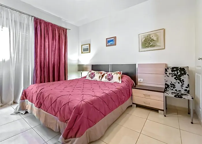 New Townhouse In El Duque Joyas *