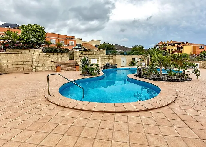 New Townhouse In El Duque Joyas *