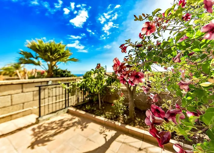 New Townhouse In El Duque Joyas *